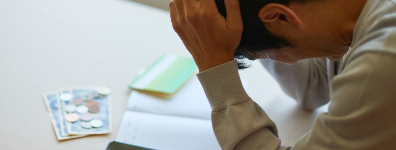 Kecemasan Finansial dan Dampaknya pada Keharmonisan Keluarga | Toko Psikologi